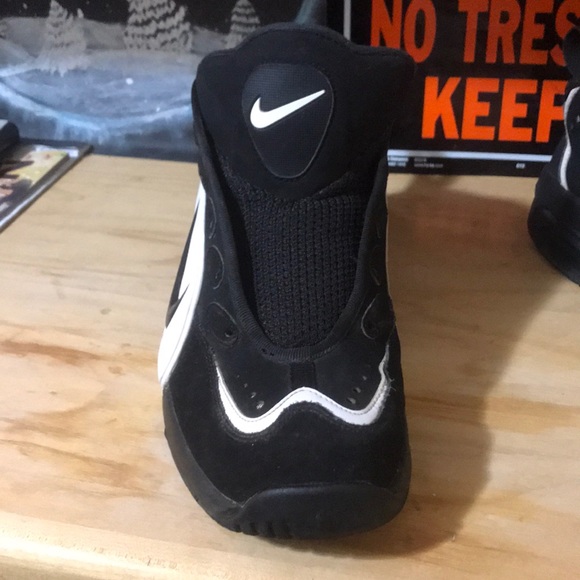 Nike basketball shoes - Picture 2 of 7